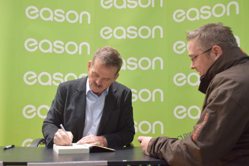 Chris Hadfield signing his book with the Maglus Stylus plus Graphite Tip